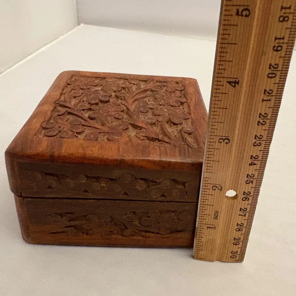 Vintage Disneyland Wooden Trinket Box Floral Carving Keepsake Jewelry‎ Organizer